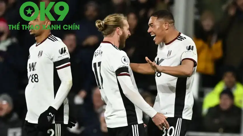 Fulham đã bất bại 5 vòng đấu gần nhất ở ngoại hạng Anh. Fulham đã bất bại 5 vòng đấu gần nhất ở ngoại hạng Anh.